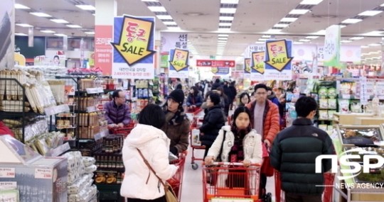 롯데마트, ‘통큰 세일’ 진행…전품목별 최대 50% 할인