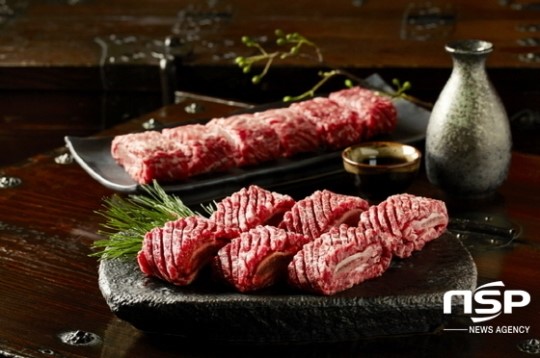 삼원가든, 명절 선물세트 내놔…특별 제작된 보자기 포장