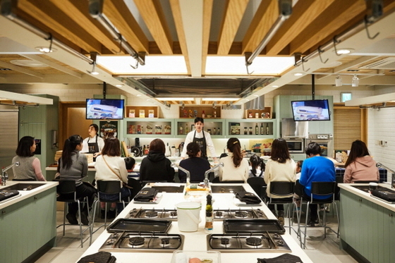  CJ제일제당, 쿠킹스튜디오 ‘CJ THE KITCHEN’으로 BI 변경 