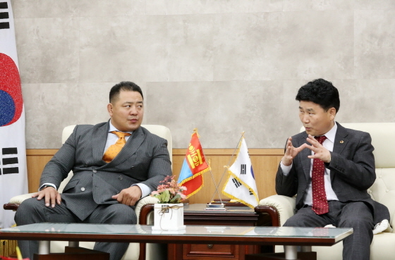 김원기 경기도부의장, “지방 외교 강화 통한 경제위기 극복 노력 필요”