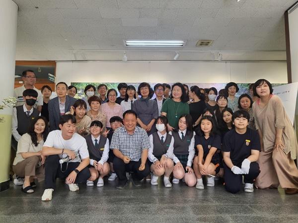 고양 장성중학교, 작은 갤러리 조성·‘명화 풍경을 보다 展’ 개막