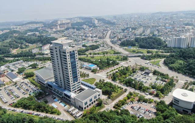 강릉솔향수목원 숲속 결혼식장 개방…낭만 가득한 야외 웨딩 추억 담는다