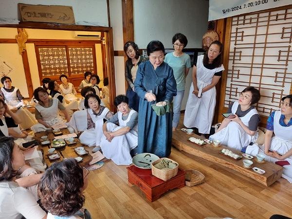 안동여성청년유도회, 향토전래음식 전승교육 열어