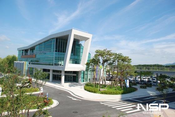 완주군 도서관도 한강 ‘열풍’ 품귀현상