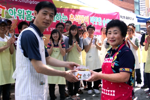 아워홈 봉사단, ‘송편빚기 사랑나눔 봉사활동’ 실시