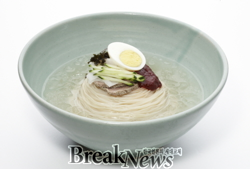 CJ푸드빌 제일제면소, ‘부산 밀면’ 등 여름 신메뉴 2종 출시