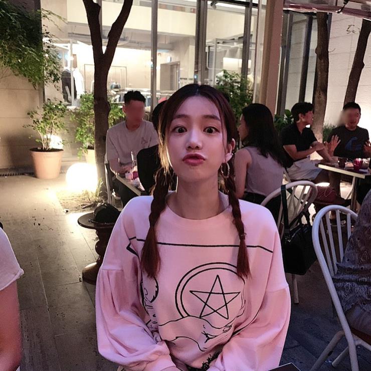 곱게 땋은 머리