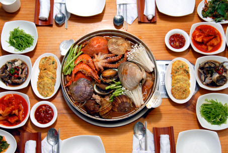 알 꽉 찬 제철 꽃게찜과 영양소 고루 갖춘 한정식, 여름 몸 보신은 강화 맛집 3 #소도시여행
