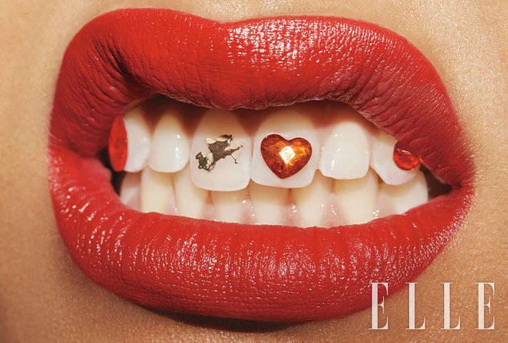 SHOW ME YOUR TEETH