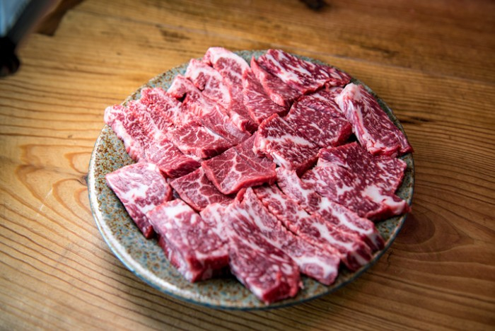 아이유가 폭풍 먹방한 문경 약돌돼지부터 대통령 맛집 석쇠구이까지! 문경 로컬 맛집 3 #소도시여행