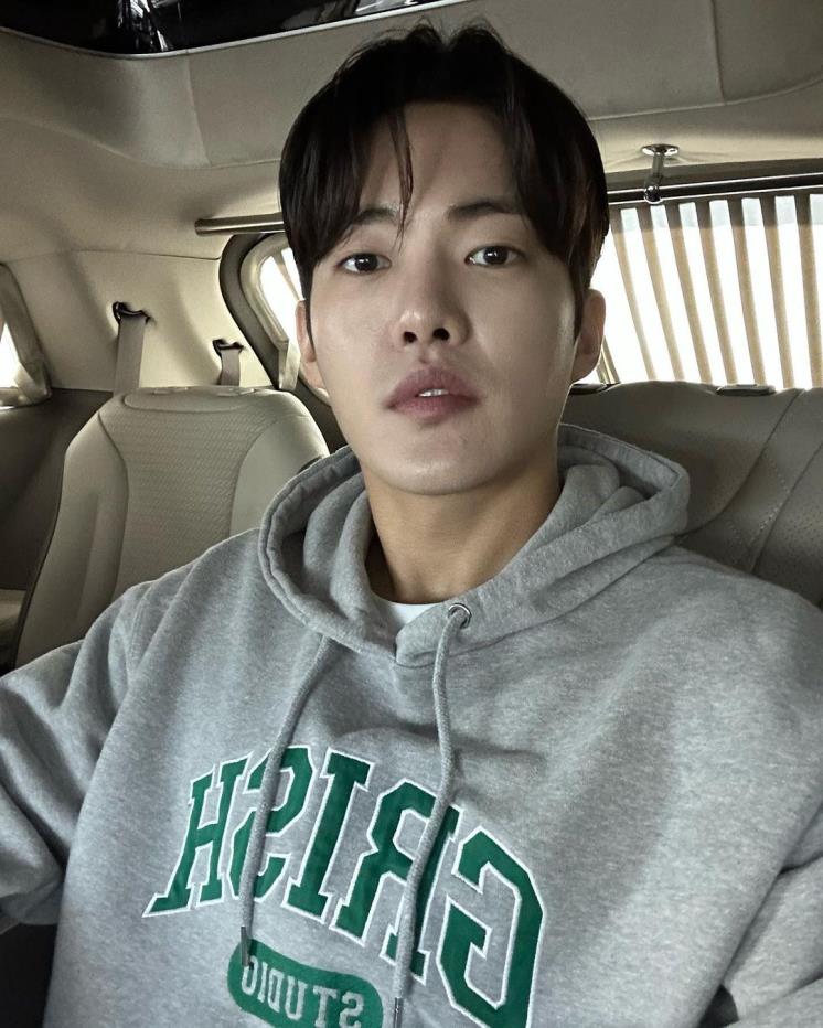 더 글로리 손명오는 어디에? 헤어컷 후 이미지 확 바뀐 김건우 근황.jpg
