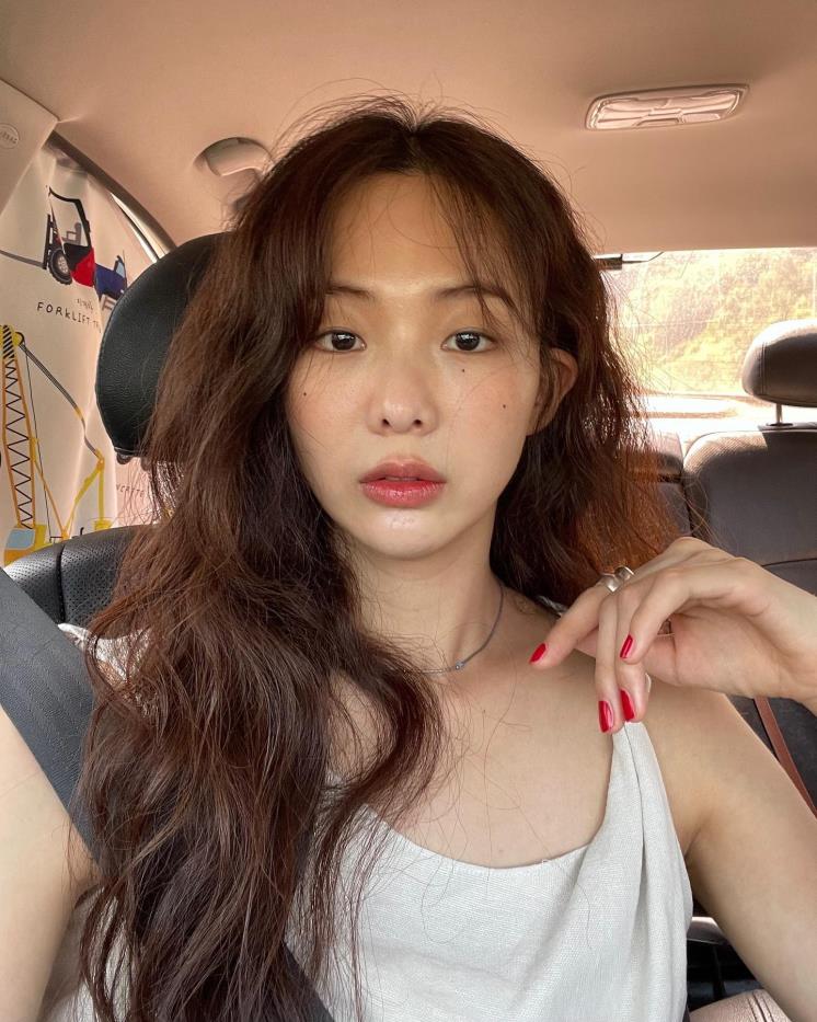 임지연부터 김도연까지! 여름에 더 잘 어울리는 히피펌 스타일 6