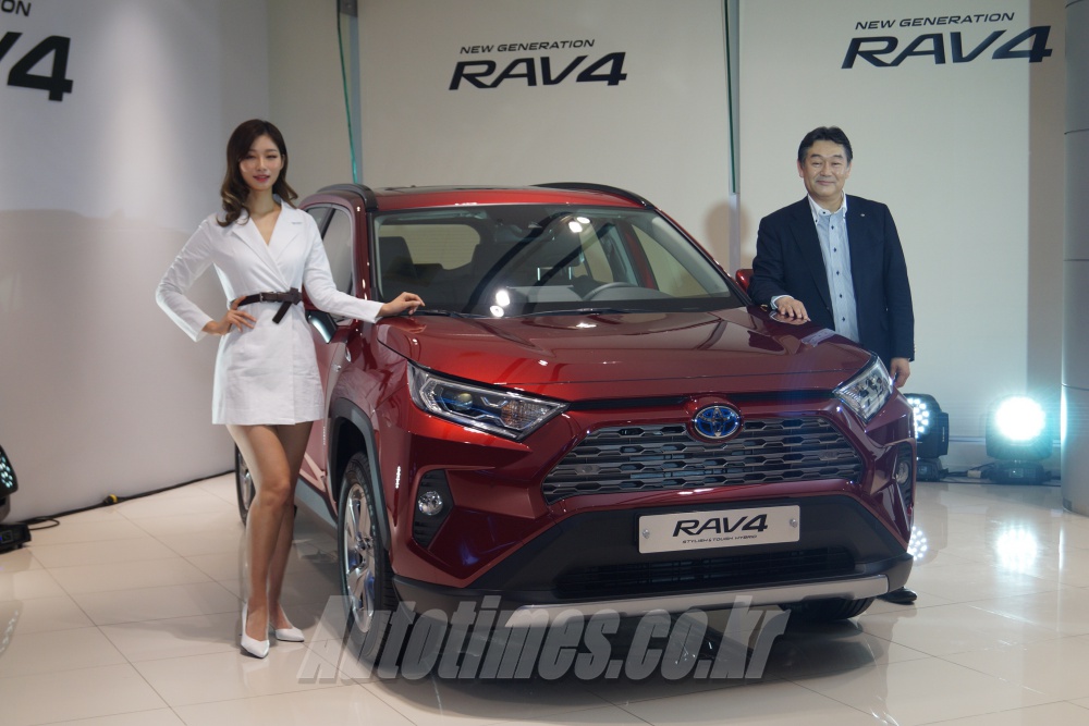 [포토]강인함 품은 도심형 SUV, 토요타 신형 라브4
