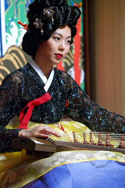 ‘연애결혼’ 김민희, 우아한 황진이 깜짝변신