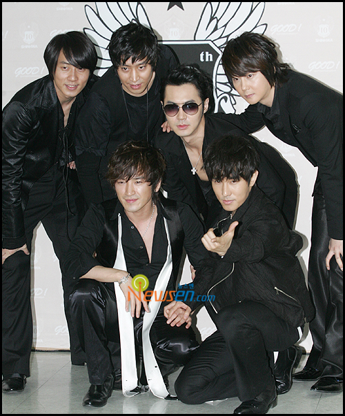 신화 에릭 9일 입소, 김동완 11월 등 멤버 군입대로 그룹활동 중지