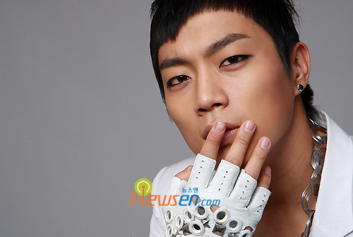 윤두준
