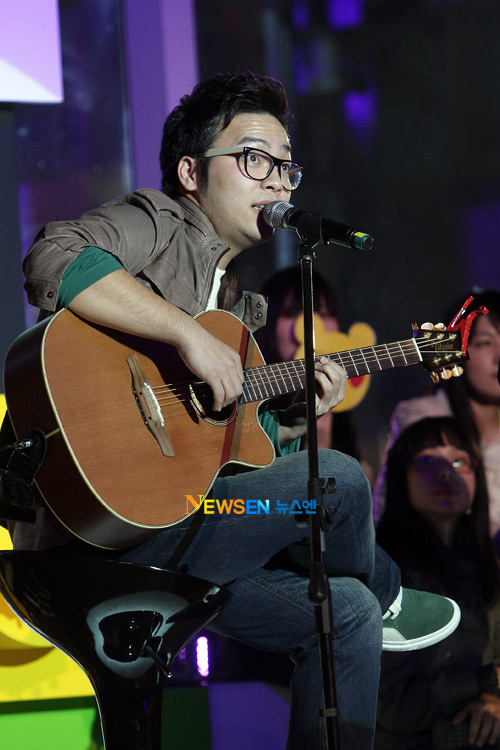 ‘슈퍼스타K2’ 김지수 ‘럭키’ 동영상 화제 “살살 녹아”