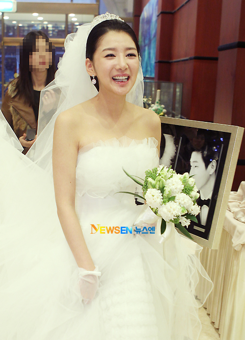 [포토엔]‘12월의 신부’ 윤영, 너무 행복해요~