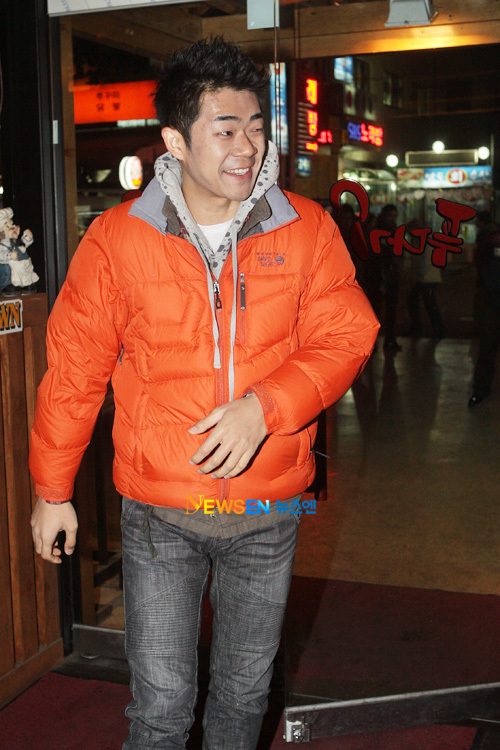 [포토엔]CEO변신 김기욱 ‘푸다기 대표님 납시오~’
