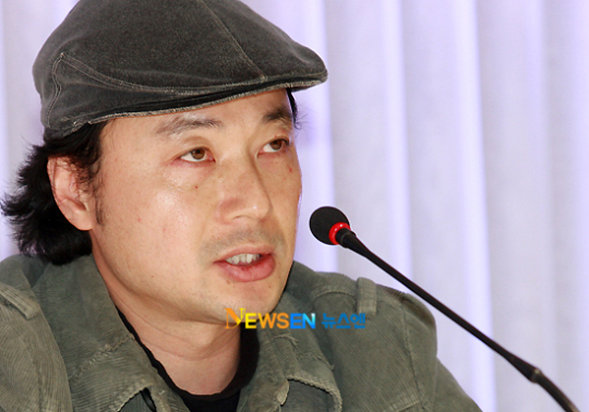 [포토엔]김동현 영화사 대표 ‘퐁당퐁당 교차상영 말도 안돼’