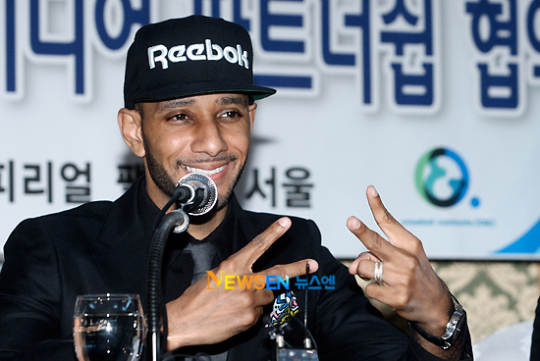 [포토엔]스위즈비츠 ‘앨리샤키스 남편은 장난꾸러기’