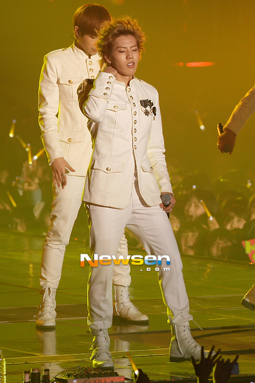 [포토엔]인피니트 콘서트 동우 ‘섹시한 매력 무한발산’