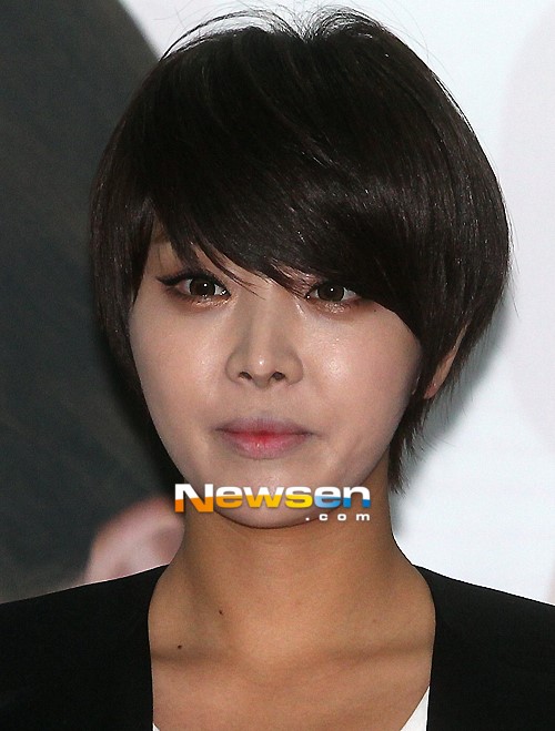 [포토엔]브아걸 나르샤 ‘얼굴과 목 피부색이 다른 메이크업?’