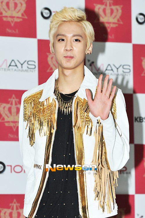[포토엔]틴탑 천지 ‘돋보이는 금빛 헤어스타일’(틴탑 콘서트)