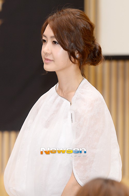[포토엔]이요원 ‘속비치는 아찔한 패션’