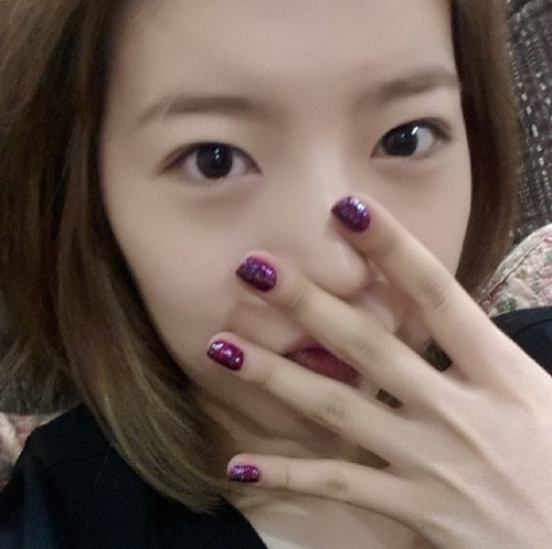 써니 셀프 네일아트 자랑, 손톱보다 빛나는 뽀얀 피부