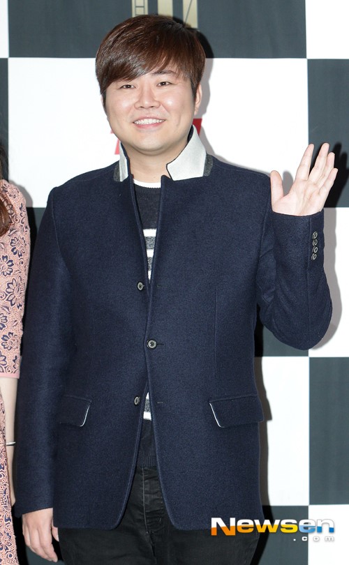 [포토엔]가수출신 FNC엔터테인먼트 한성호 대표
