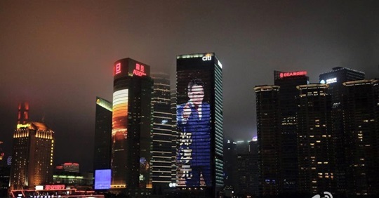 더원 中상하이 초대형 옥외광고 포착, 新한류 입증