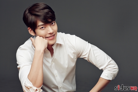 김우빈, 건설광고 모델 재계약 ‘이례적’