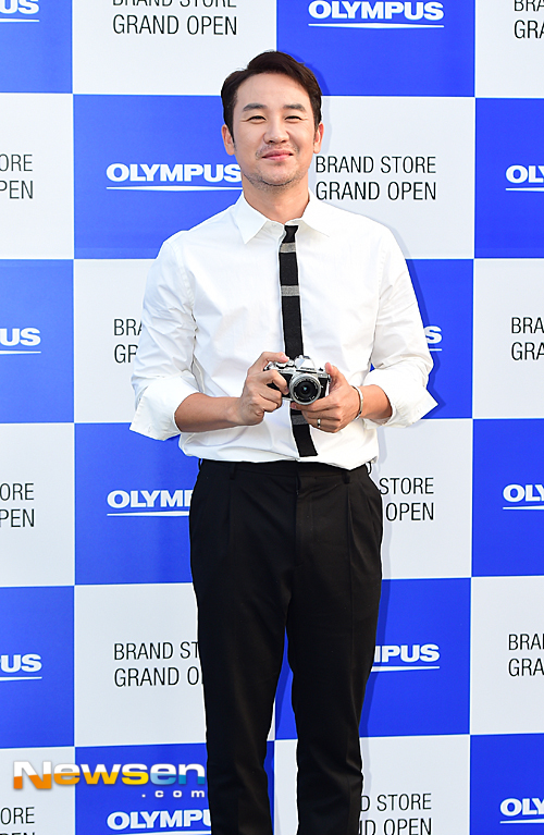[포토엔]지온이 아빠 엄태웅 ‘더 밝아진 온화한 미소’