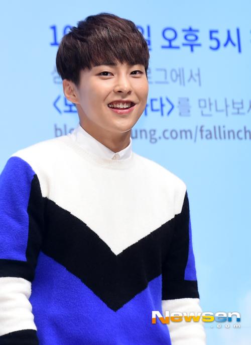[포토엔]엑소 시우민 ‘싱그러운 미소’