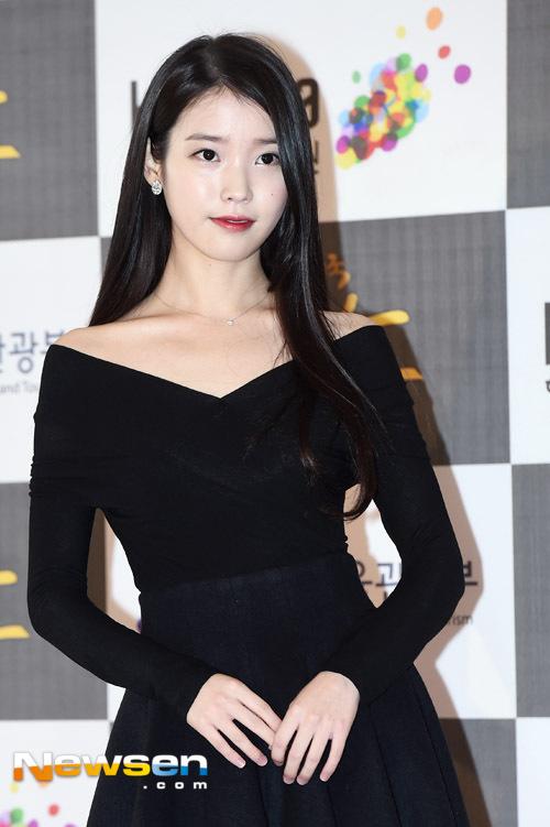 ‘스물셋’에 점령당한 가요계, 아이유 열흘째 6개차트 1위 싹쓸이