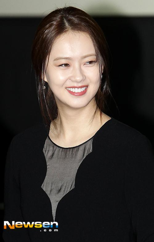 [포토엔]고아라 ‘헤어스타일 하나로 확 달라진 분위기~’