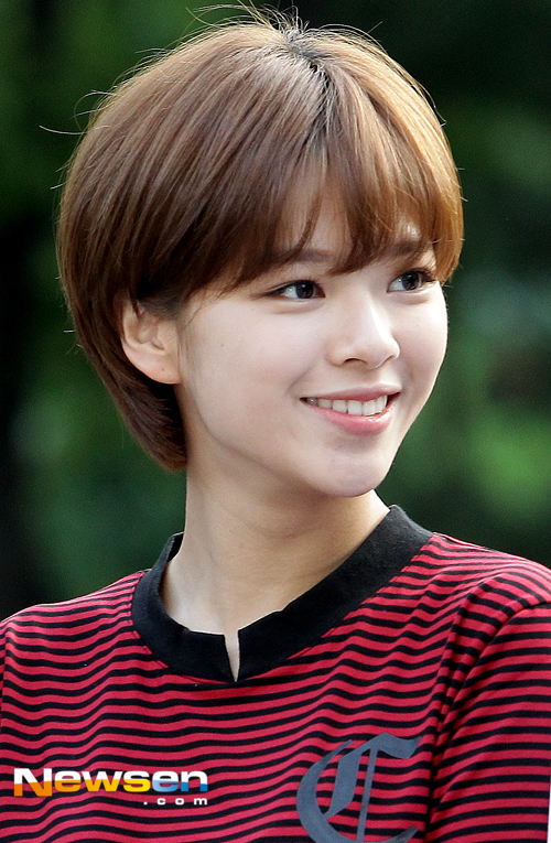 [포토엔]트와이스 정연 ‘여성스러운 숏 컷의 좋은 예~’