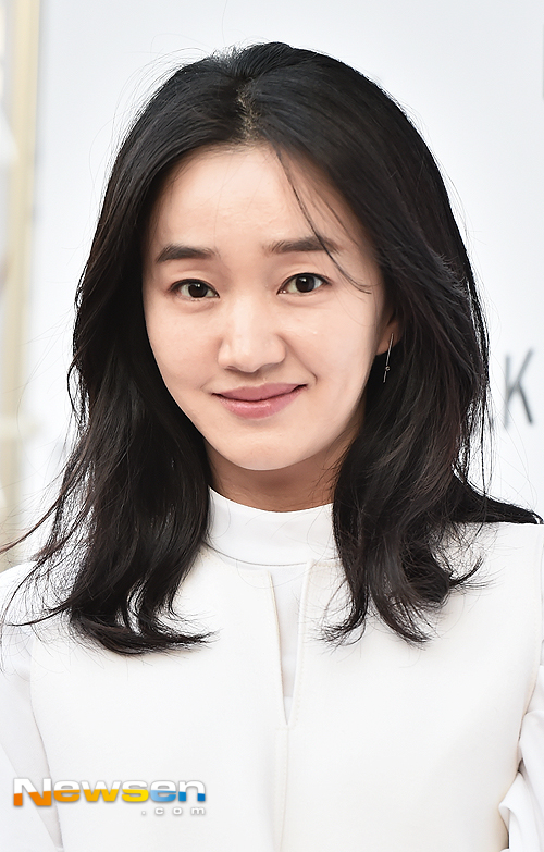 [포토엔]수애 ‘빠져들 것 같은 보조개 미모’