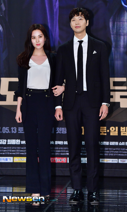[포토엔HD] 서현-지현우 ‘감탄사 부르는 우월한 기럭지’