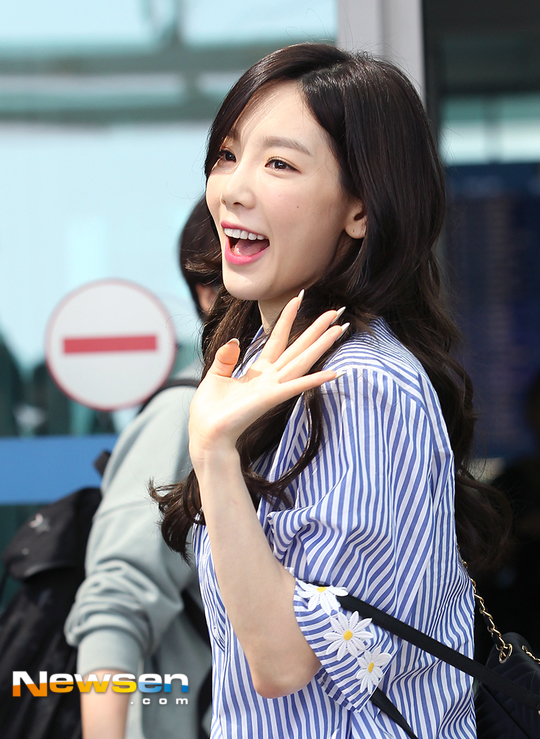[포토엔]‘믿듣탱’ 소녀시대 태연 ‘대만 팬들 만나고 올게요!’