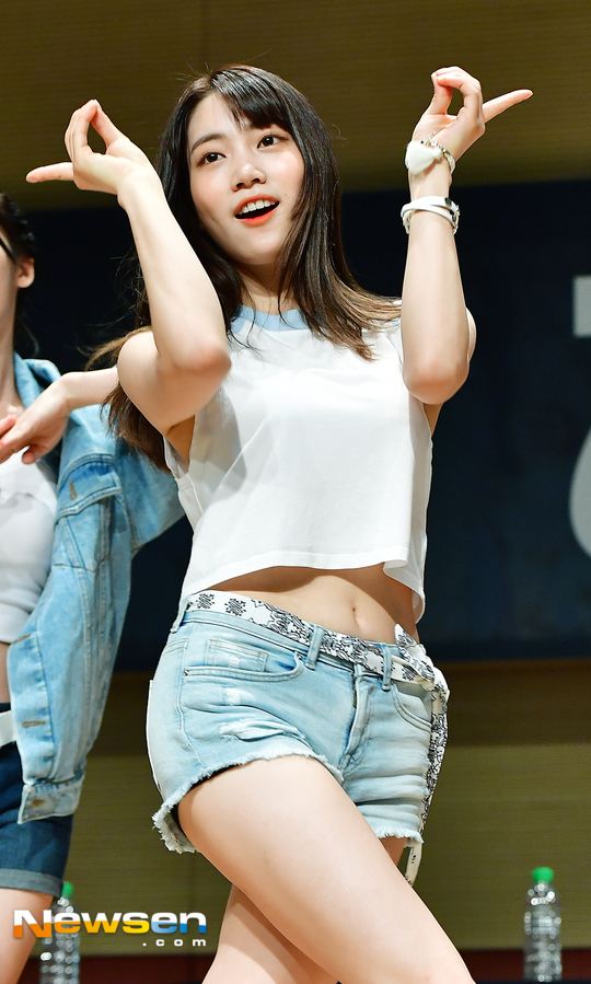 [포토엔HD] 다이아 주은 ‘과감하고 시원시원한 의상’