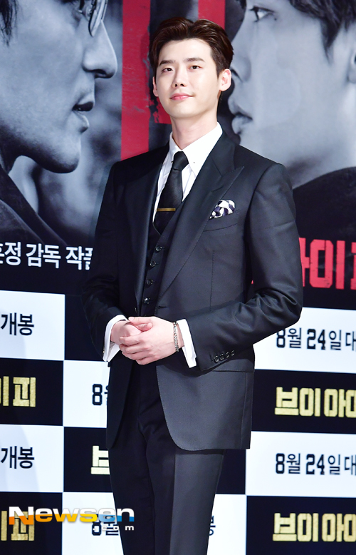 [포토엔화보] ‘다비드상은 저리 가라’ 이종석 ‘조각보다 더 조각같은 실화’(브이아이피)
