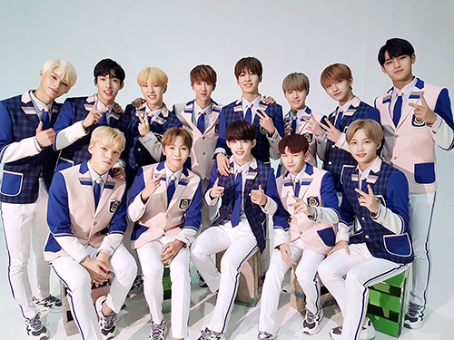 세븐틴, 교복패션의 정석 ‘청량미 넘치는 학생 변신’