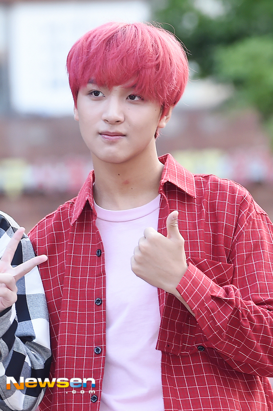 [포토엔HD]엔시티 드림 해찬 ‘열정적엔 레드!’ 
