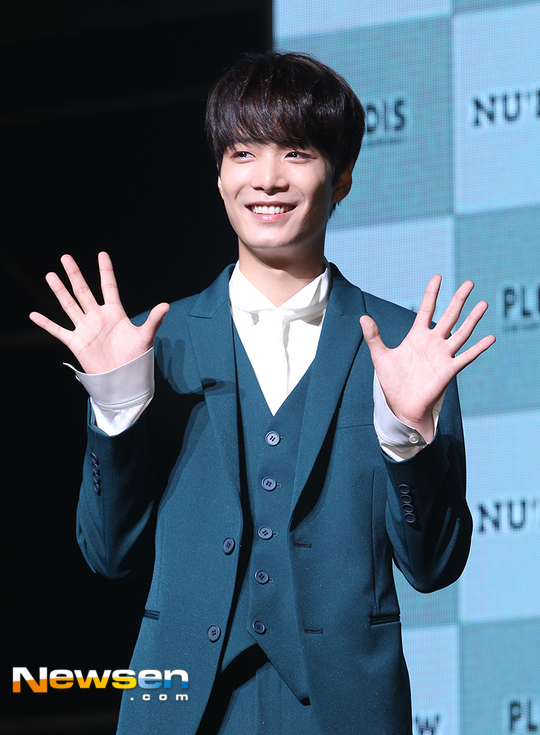 [포토엔HD]뉴이스트W JR(김종현) ‘컴백에 숨길 수 없는 미소’