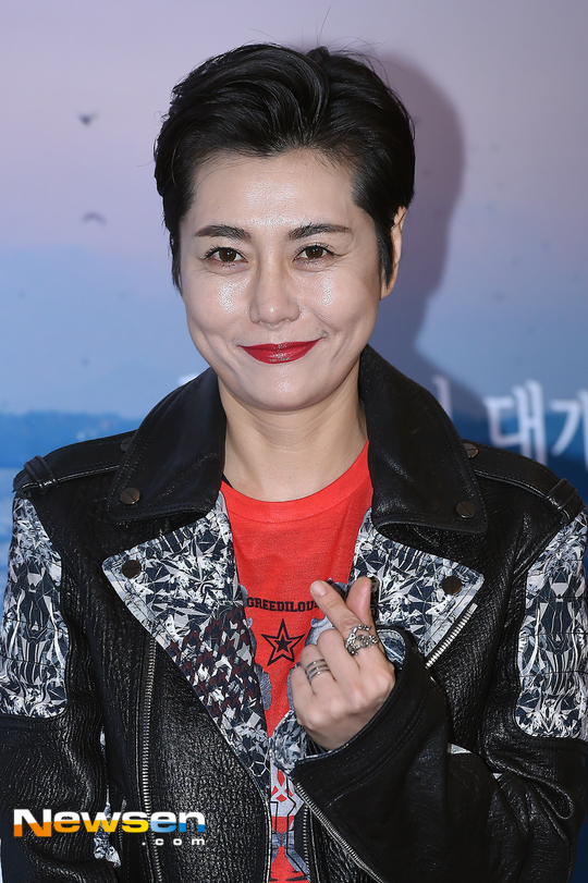 [포토엔HD] 춘자 ‘쎈언니의 미니 하트’