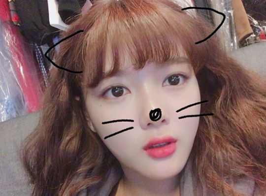 김유정, 뽀글뽀글한 헤어도 완벽 소화 ‘20살의 풋풋함’