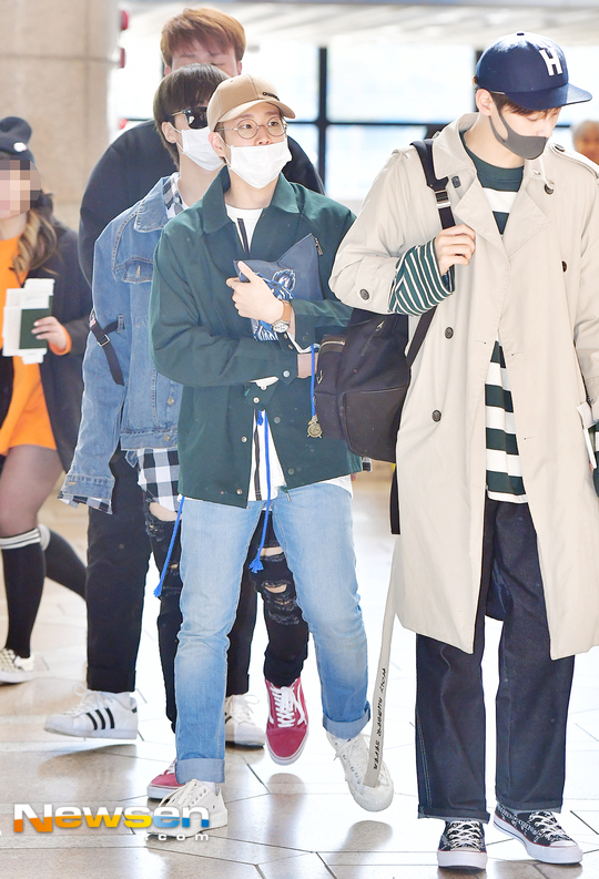 [포토엔HD] 아스트로 MJ ‘작은 가방 품에 꼭 안고 출국’(공항패션)