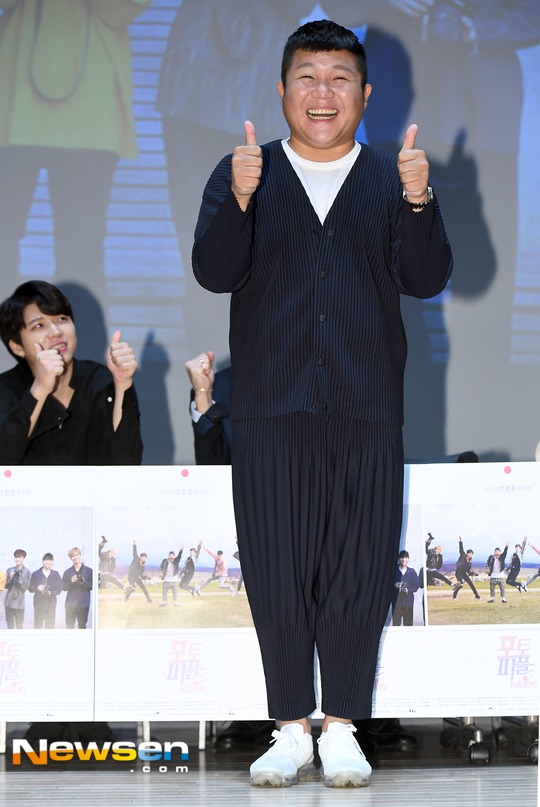 [포토엔HD] 조세호 ‘독특한 패션’
